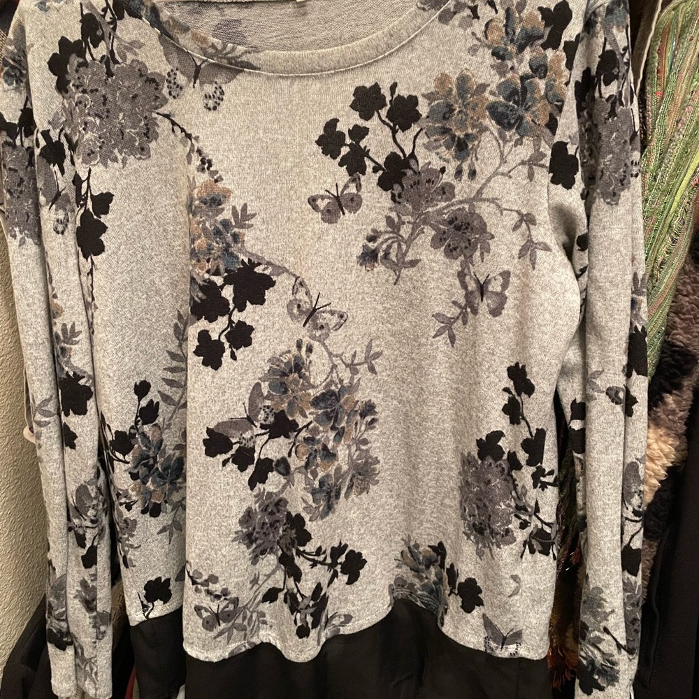 Maurice’s women’s sweater